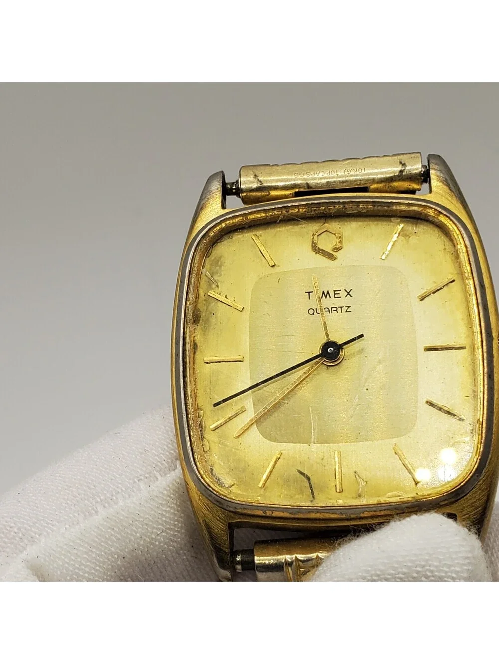 Vintage Timex Q Quartz Mens Watch 10k GF Band For Parts Or Repair